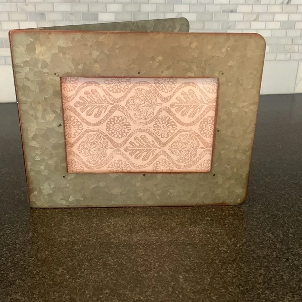Rustic Galvanized Metal 4x6 Double Photo Frame – Industrial Farmhouse Tabletop